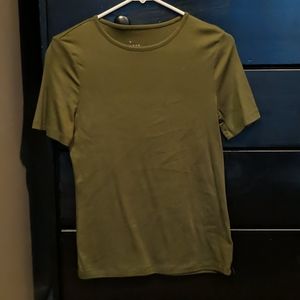 Green short sleeve shirt